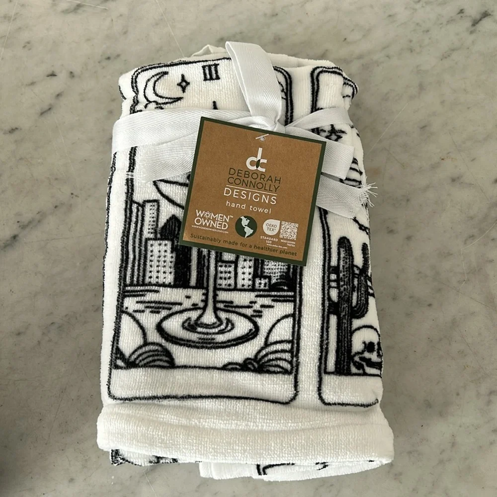 2pk Deborah Connolly White Cocktails Print Hand Towels